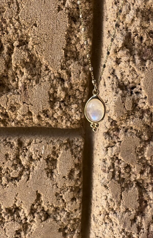 ⁦MOONSTONE & GOLD⁩ – תמונה ⁦2⁩