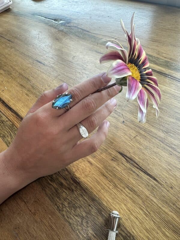 ⁦LABRADORITE MARQUISE RING⁩ – תמונה ⁦2⁩