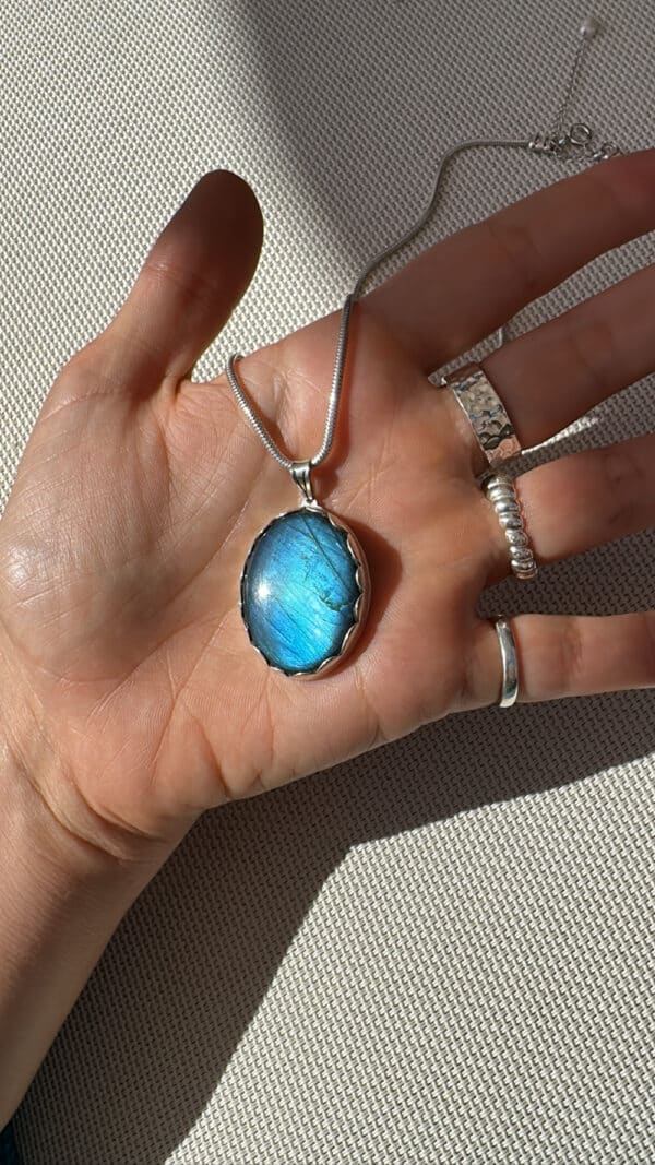 FLOWER NECKLACE