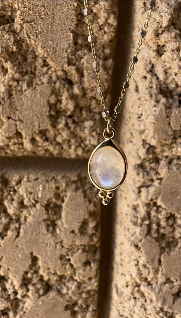 MOONSTONE & GOLD