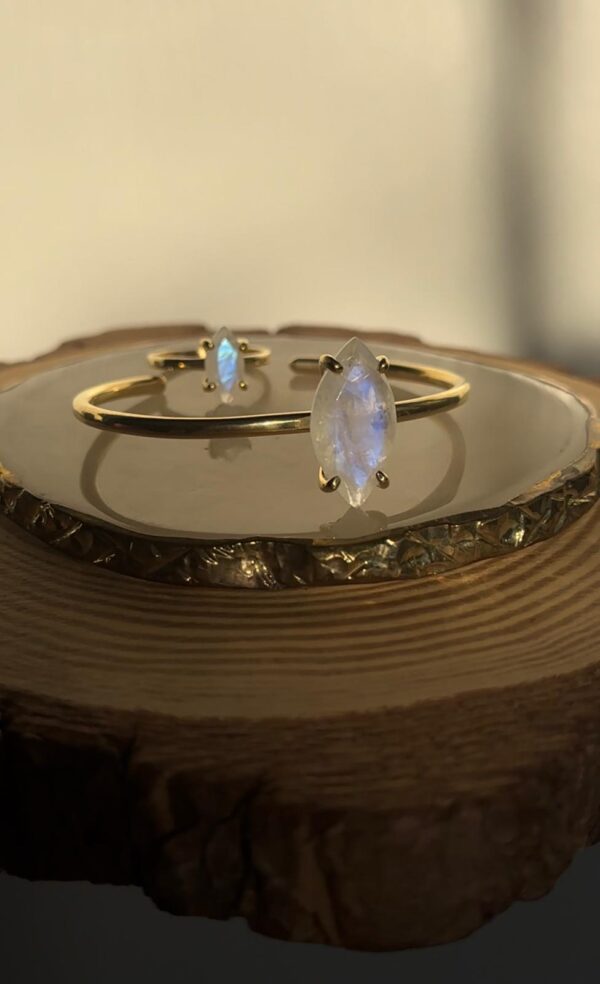 ⁦GOLD MOONSTON BRACELET⁩ – תמונה ⁦2⁩